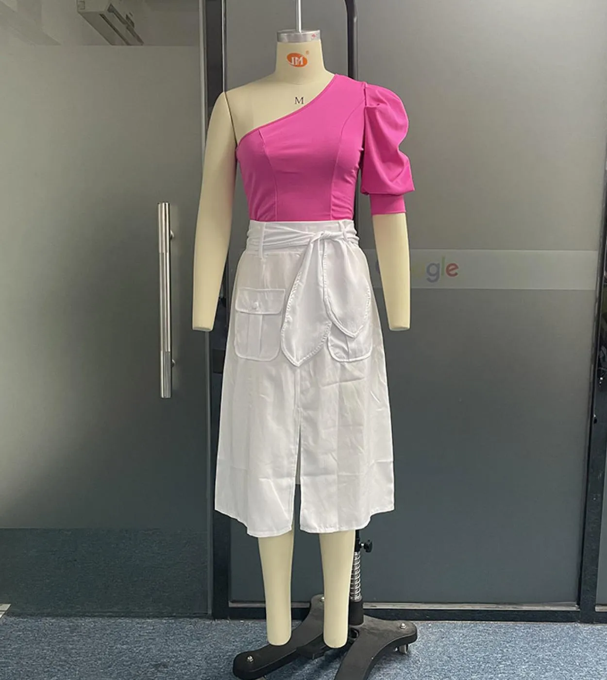 Summer Women's 2-Piece Set: Single Shoulder Top with Puff Sleeves & Lace-Up Slit Skirt with Pockets